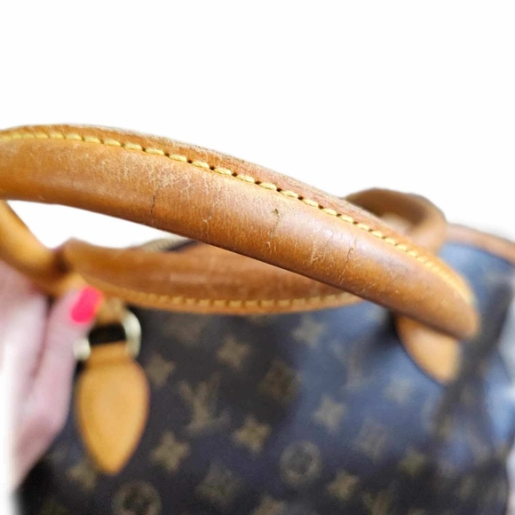 *SOLD* Louis Vuitton Horizontal Monogram Lockit GM Shoulder Bag - Picture 5 of 16